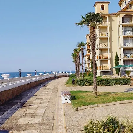 Apartment на метри от плажа *